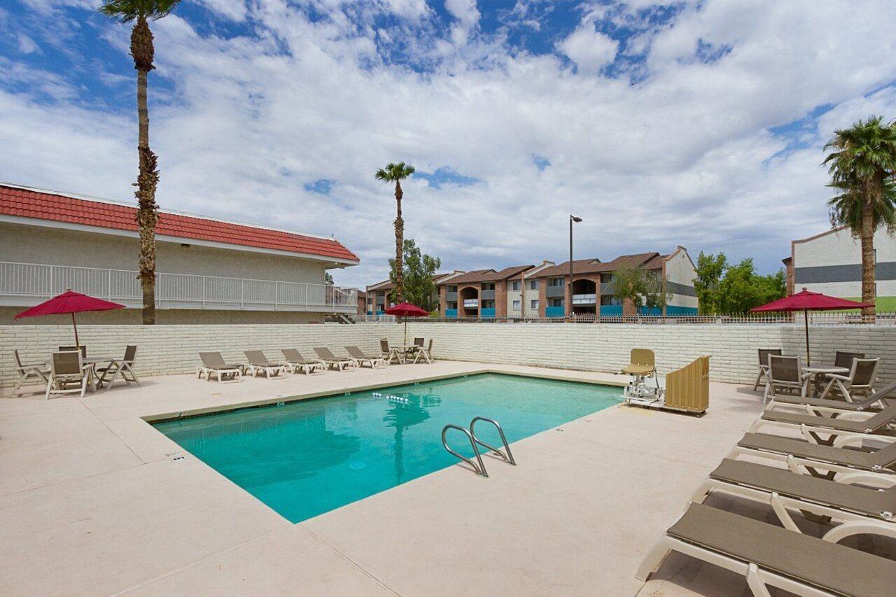 Red Roof Inn Phoenix- Midtown Екстериор снимка