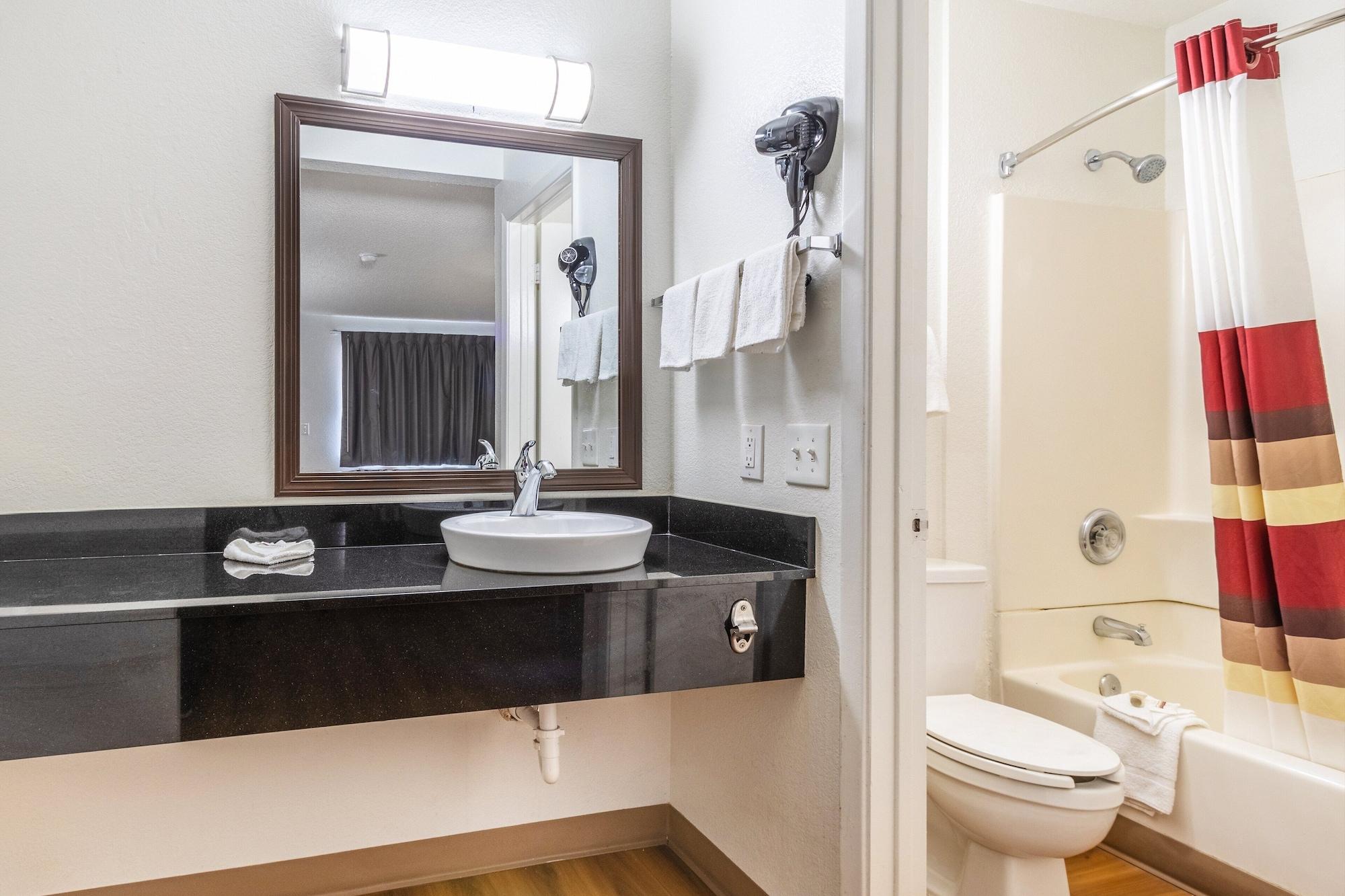 Red Roof Inn Phoenix- Midtown Екстериор снимка