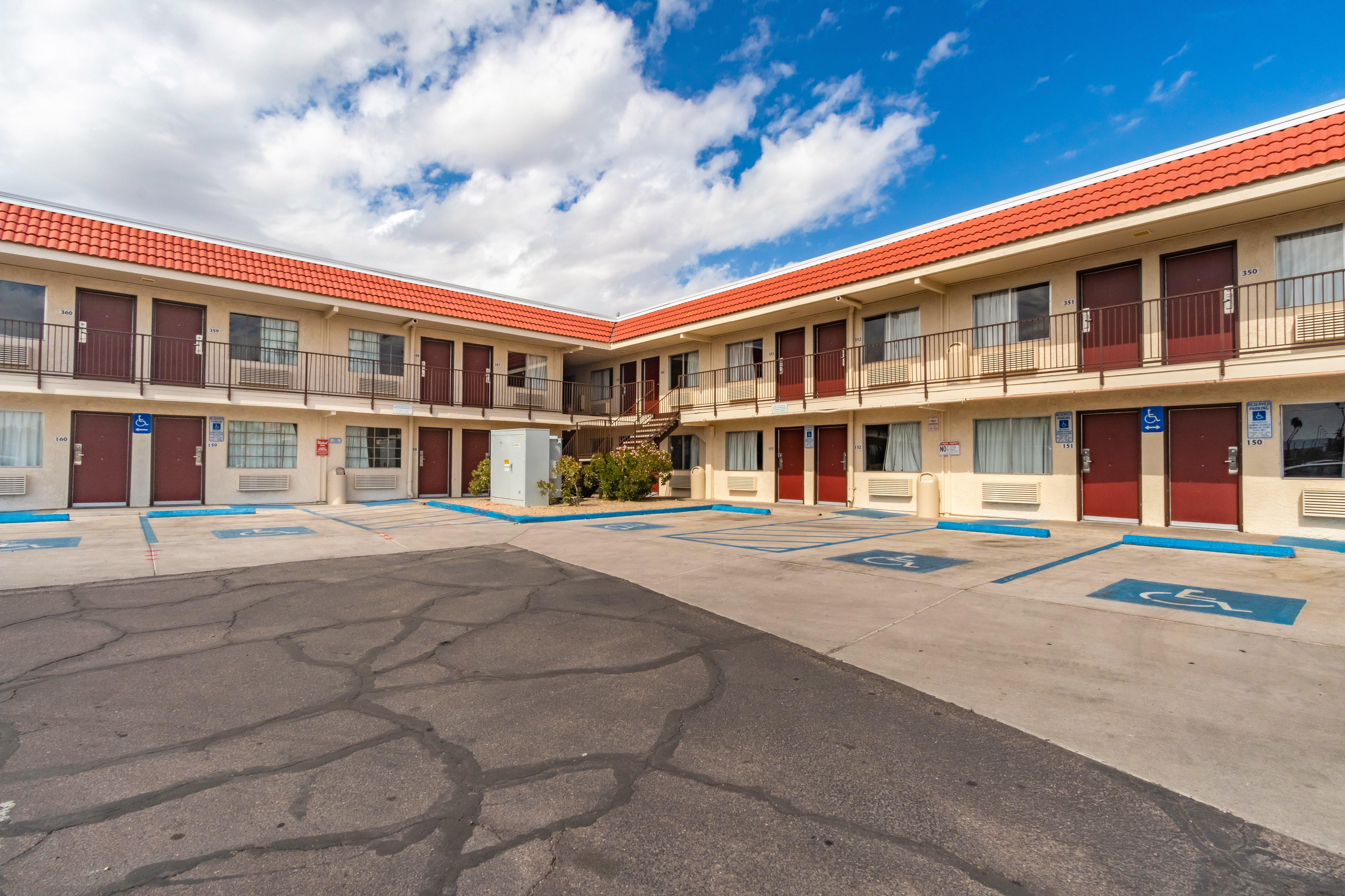 Red Roof Inn Phoenix- Midtown Екстериор снимка