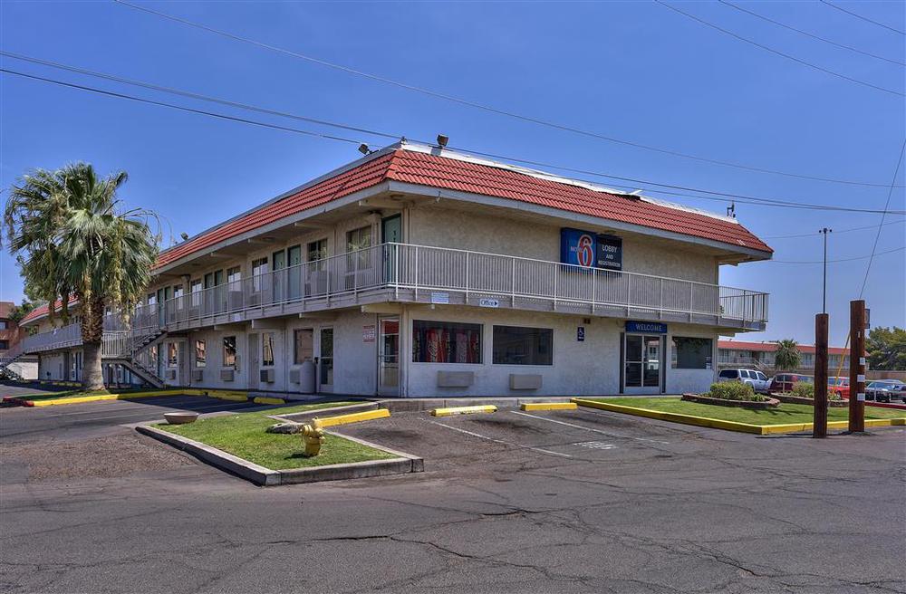 Red Roof Inn Phoenix- Midtown Екстериор снимка