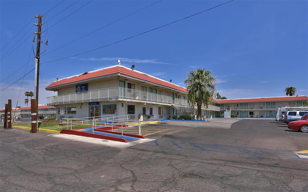 Red Roof Inn Phoenix- Midtown Екстериор снимка