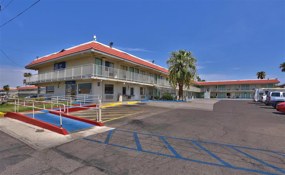 Red Roof Inn Phoenix- Midtown Екстериор снимка