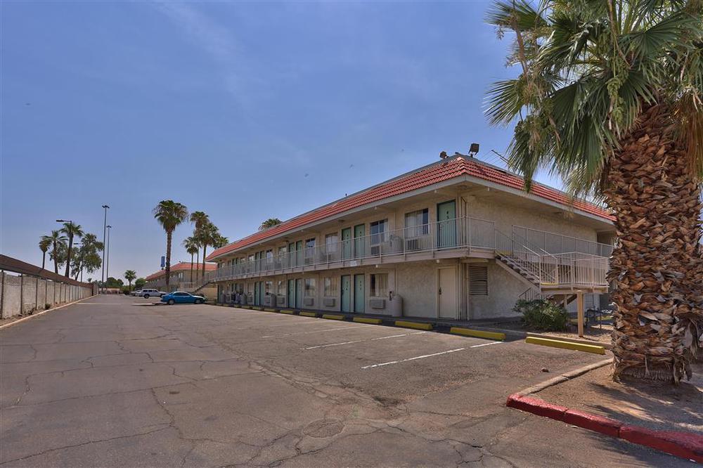 Red Roof Inn Phoenix- Midtown Екстериор снимка