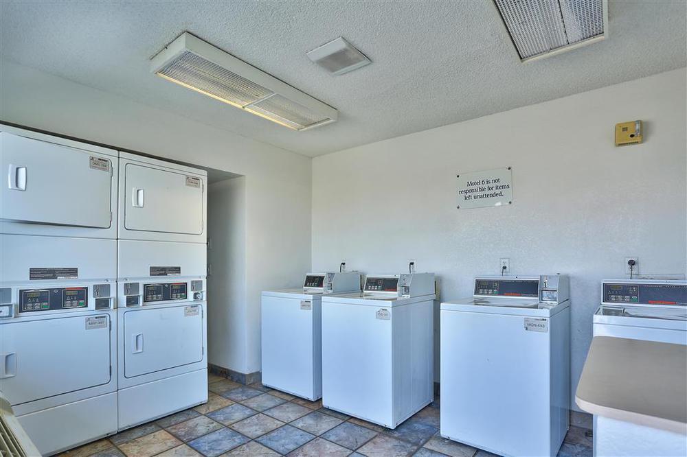 Red Roof Inn Phoenix- Midtown Съоръжения снимка