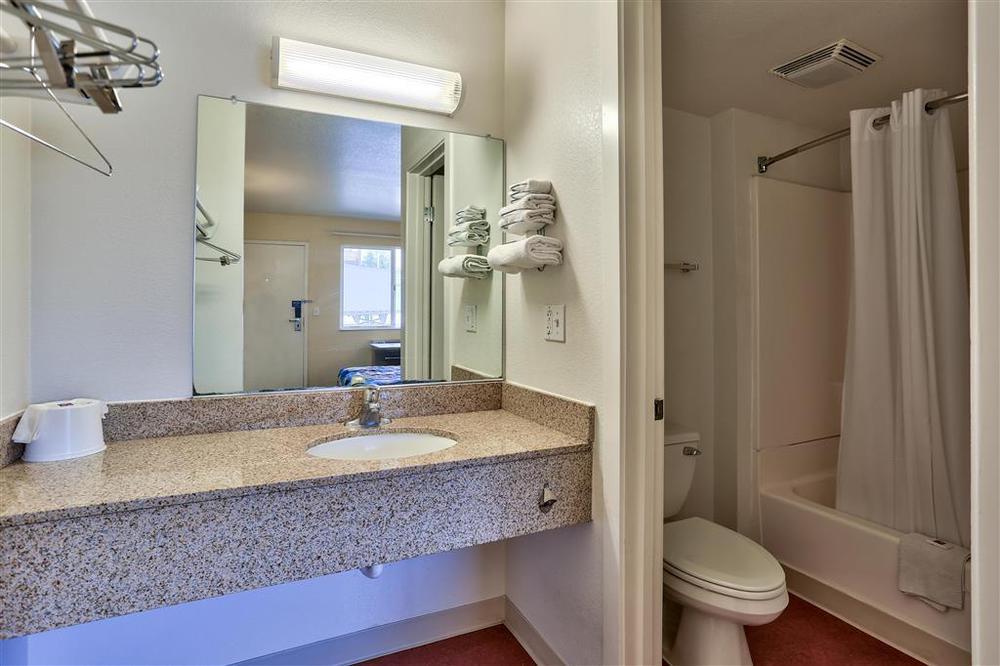 Red Roof Inn Phoenix- Midtown Стая снимка